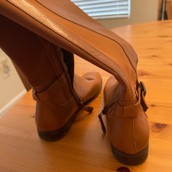 Isaac Mizrahi Tan leather boots - Picture 7 of 9